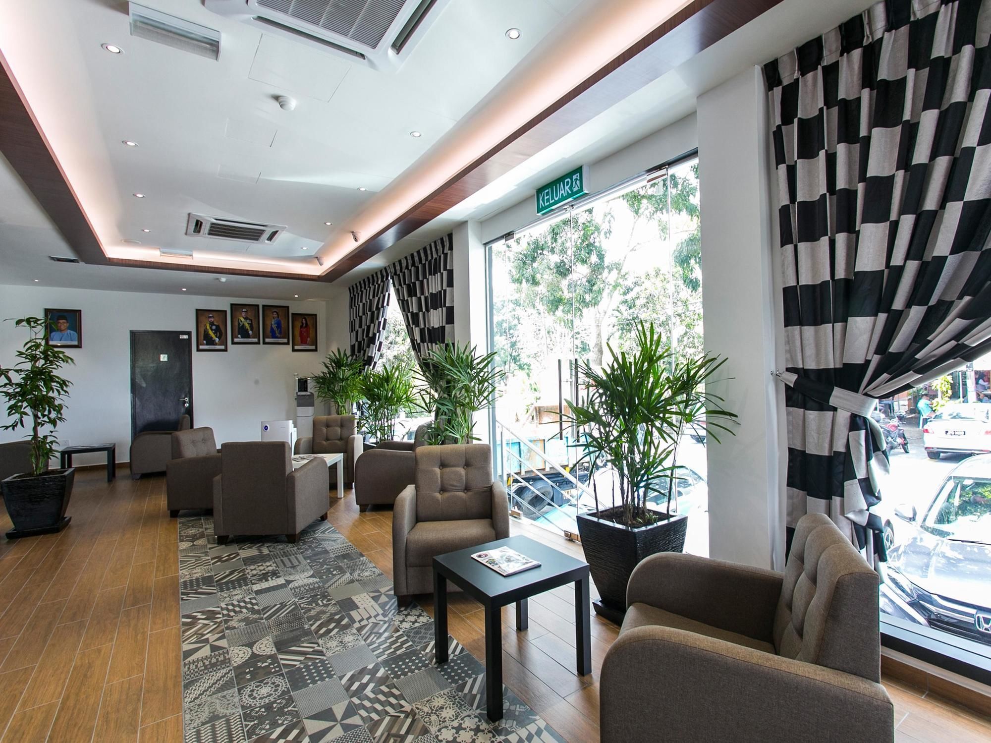 Oyo D Utama Danga Bay 3*